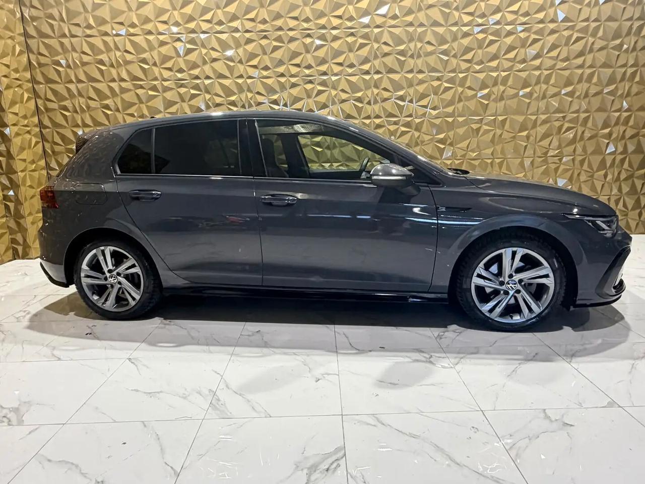 Volkswagen Golf 1.5 eTSI 150 CV EVO ACT DSG R-Line