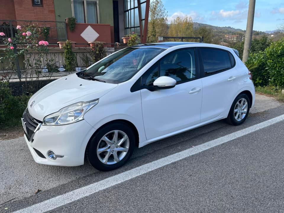 Peugeot 208 1.4 e-HDi 68CV AUTOMATICA 5 porte Active