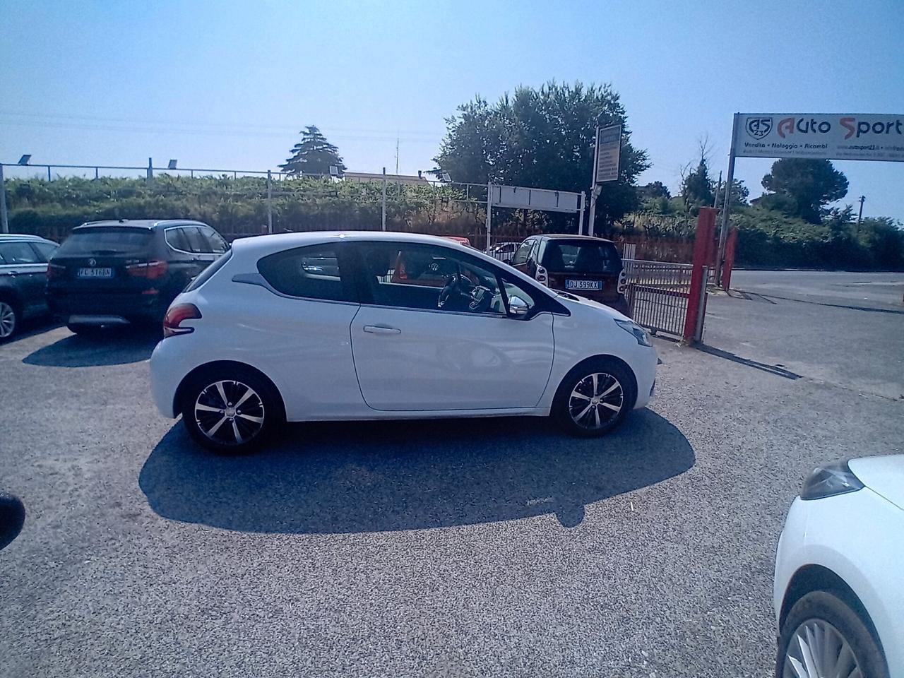 Peugeot 208 1.2 82cv Allure finanzio