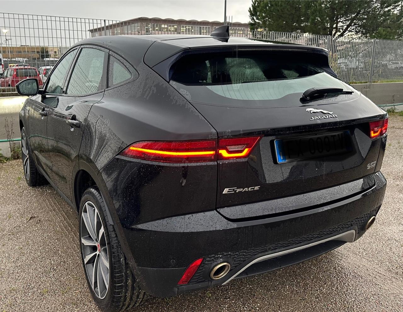 Jaguar E-Pace 2.0D 180 CV AWD aut. R-Dynamic HSE