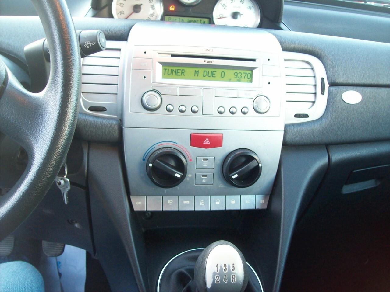 LANCIA YPSILON 1.3 MTJ CV.75 ORO "2010"