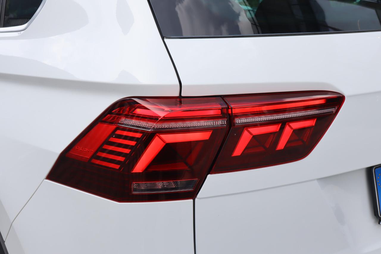 Volkswagen Tiguan PLUG-IN HYBRID 245 R-LINE GANCIO MATRIX CV SOLO 23.300KM!