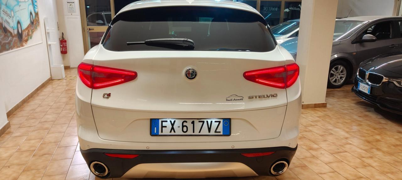 Alfa Romeo Stelvio 2.2 Turbodiesel 190 CV AT8 Q4 Super