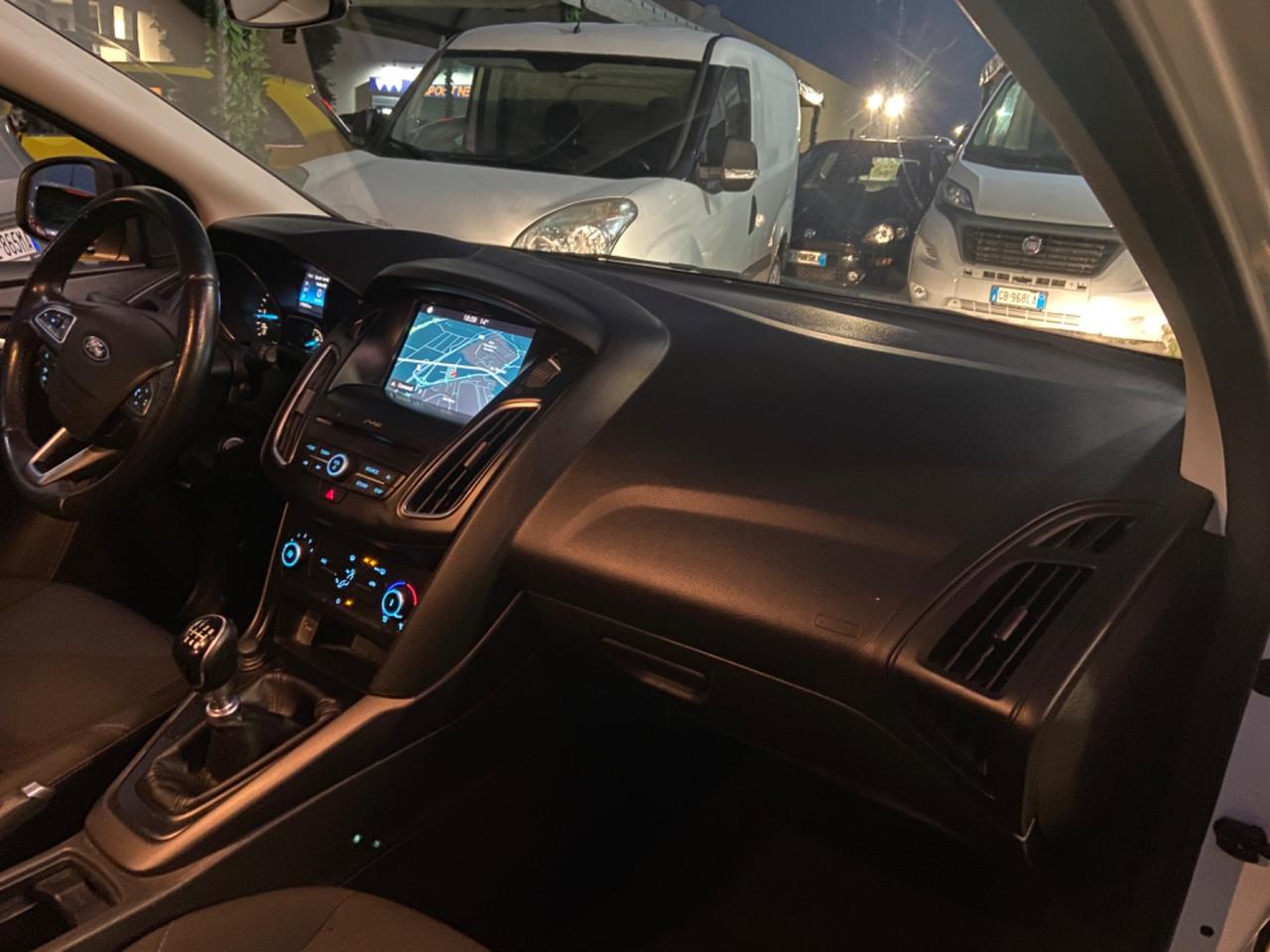 Ford Focus 1.5 TDCi 95 CV SW nuova garanzia12