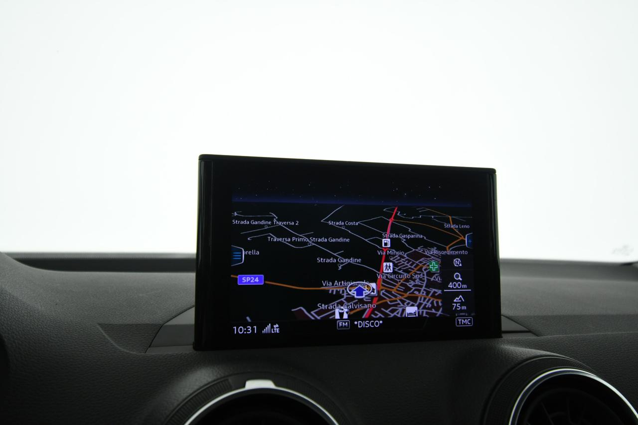 AUDI Q2 35 1.5 tfsi Business Design LED+C17"