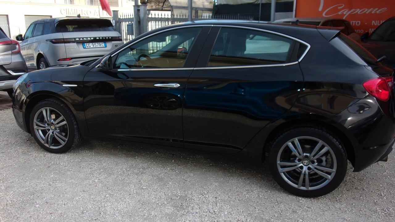 Alfa Romeo Giulietta 1.6 JTDm-2 120 CV Distinctive