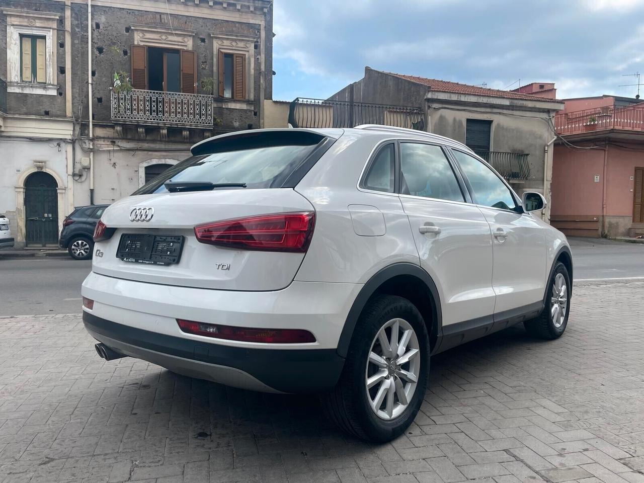Audi Q3 2.0 TDI 150 CV Business