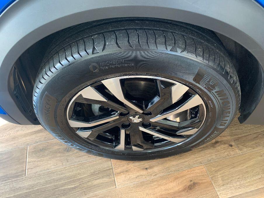 Peugeot 2008 PureTech 130 S&S EAT8 Allure