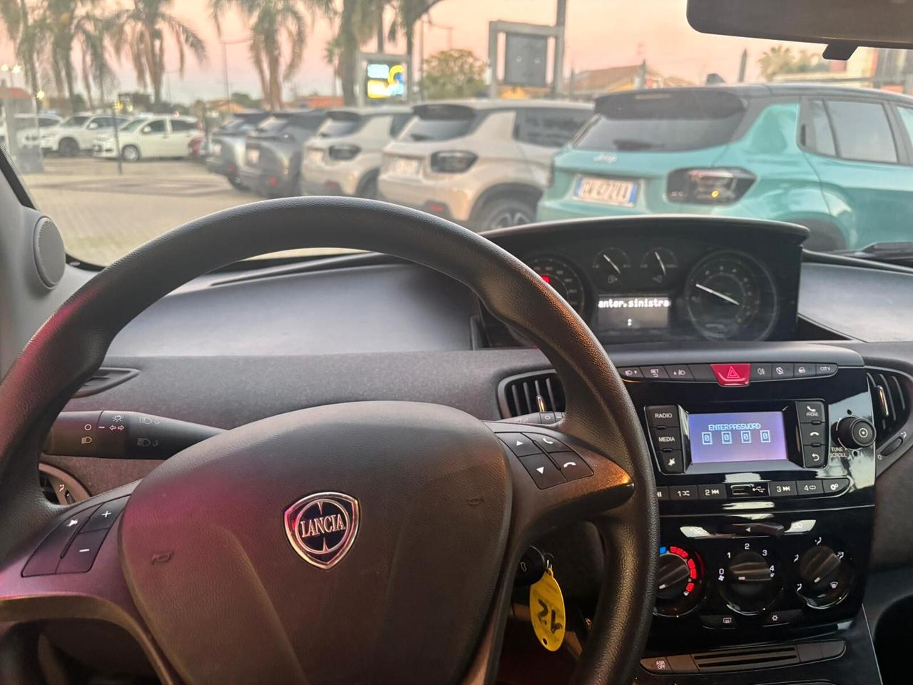 Lancia Ypsilon 1.0 FireFly 5 porte S&S Hybrid Alberta Ferretti