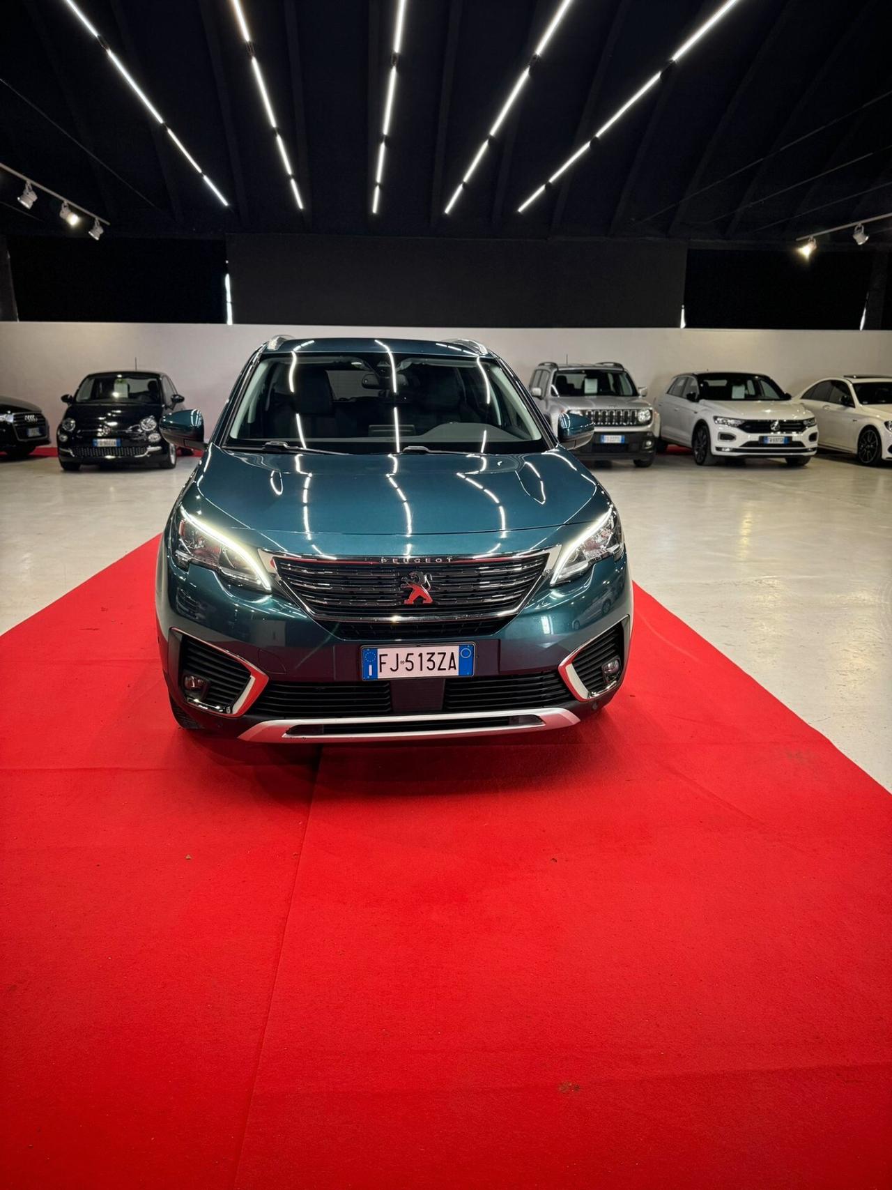 PEUGEOT 5008 GT LINE
