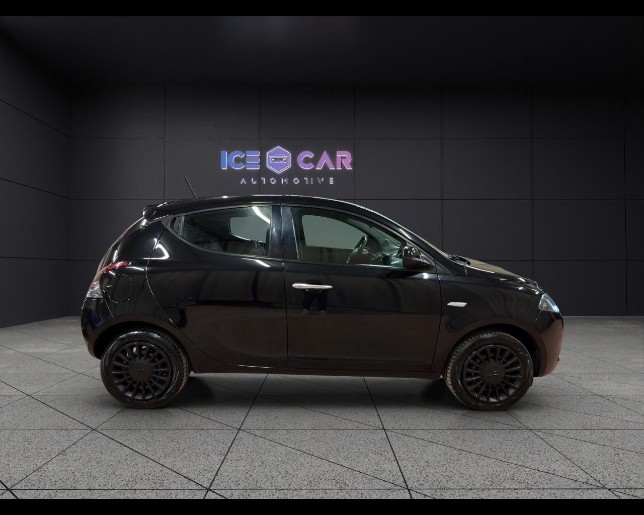 LANCIA Ypsilon 1.0 FireFly 5 porte S&S Hybrid Silver