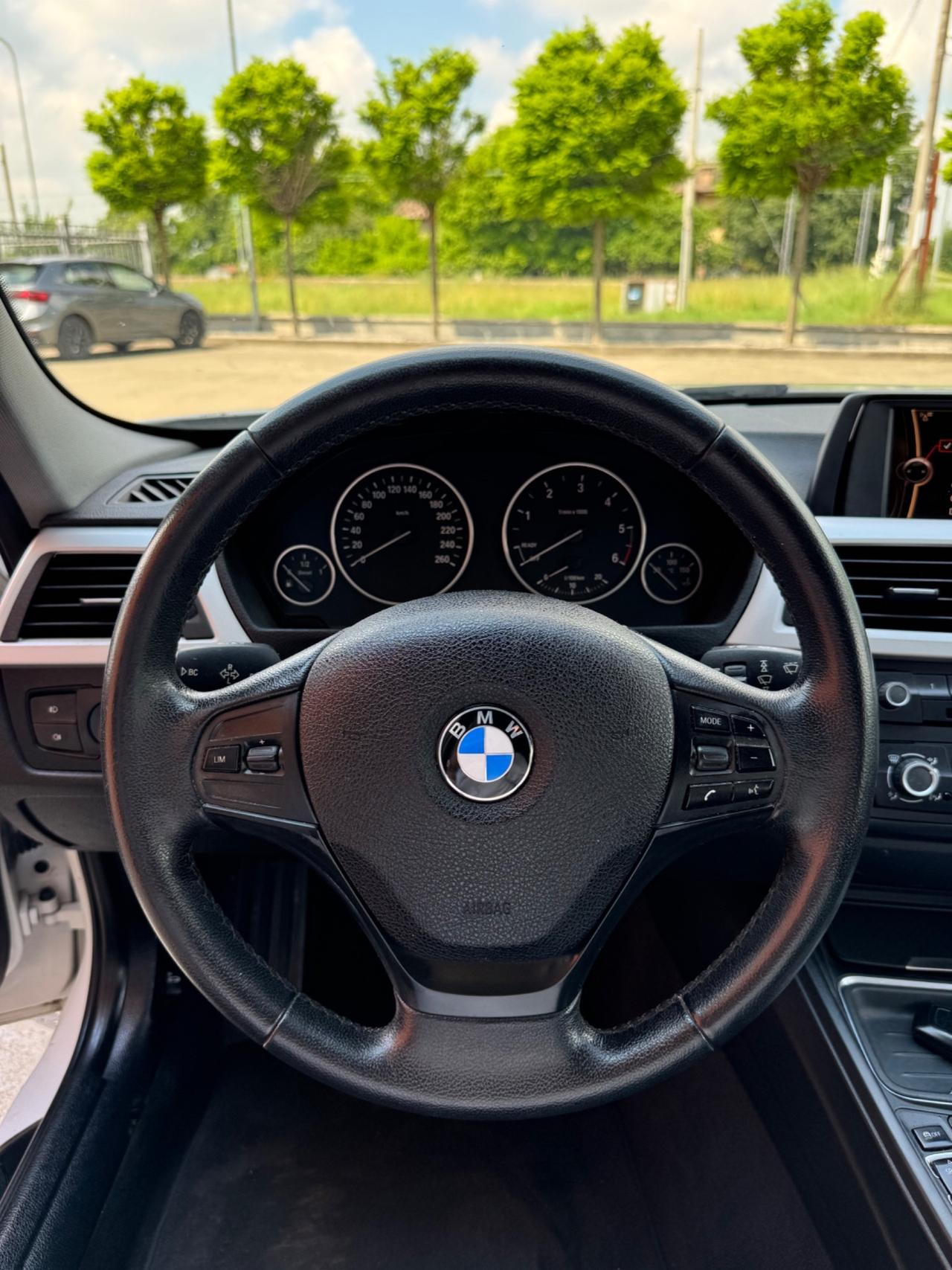Bmw 318d Touring 2.0 143 cavalli