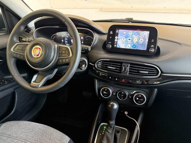FIAT Tipo 1.5 Hybrid DCT 5 porte Cross NEOPATENTATI