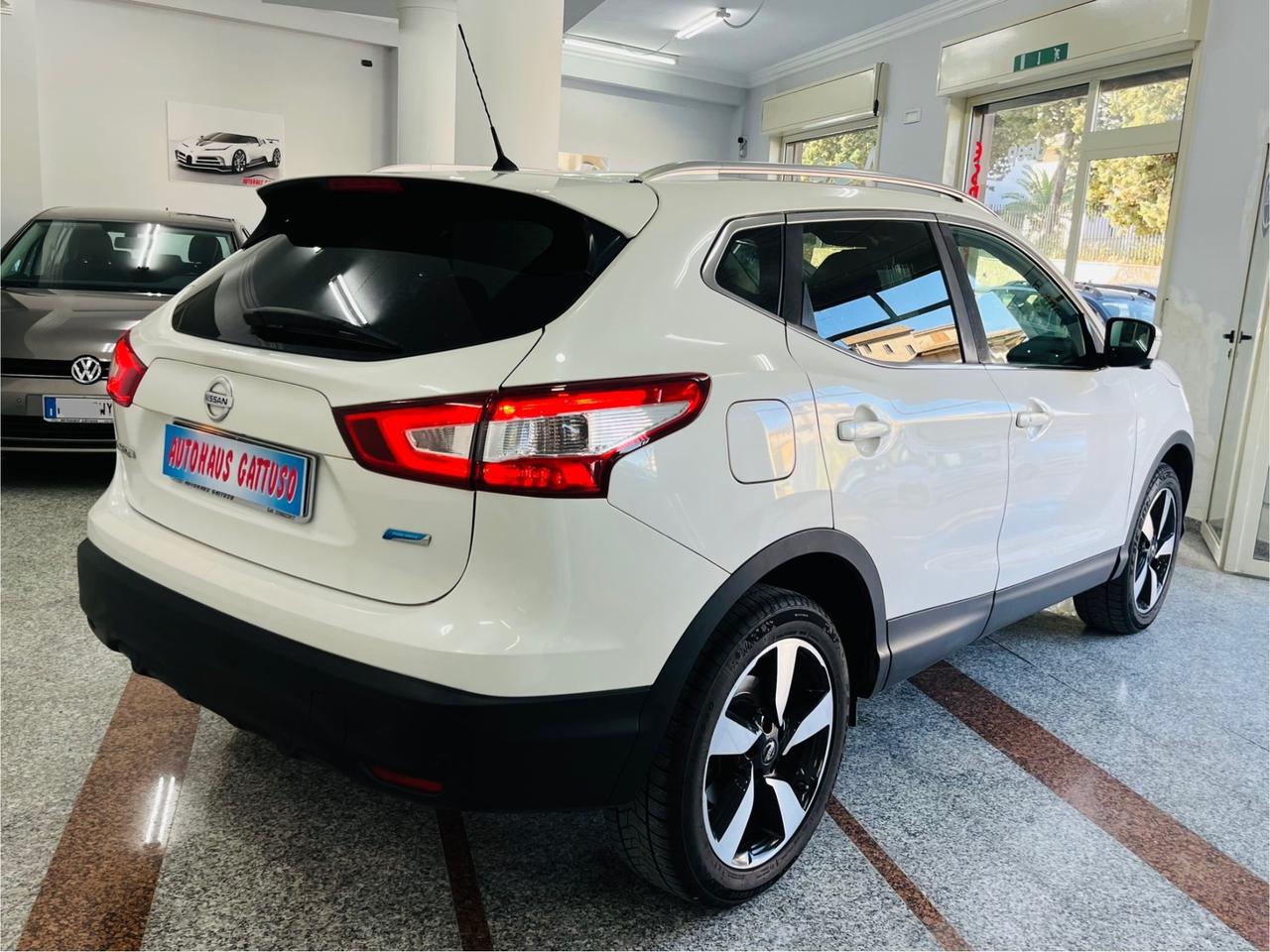 Nissan Qashqai 1.5 dCi Tekna 110cv anno 2015 italiana