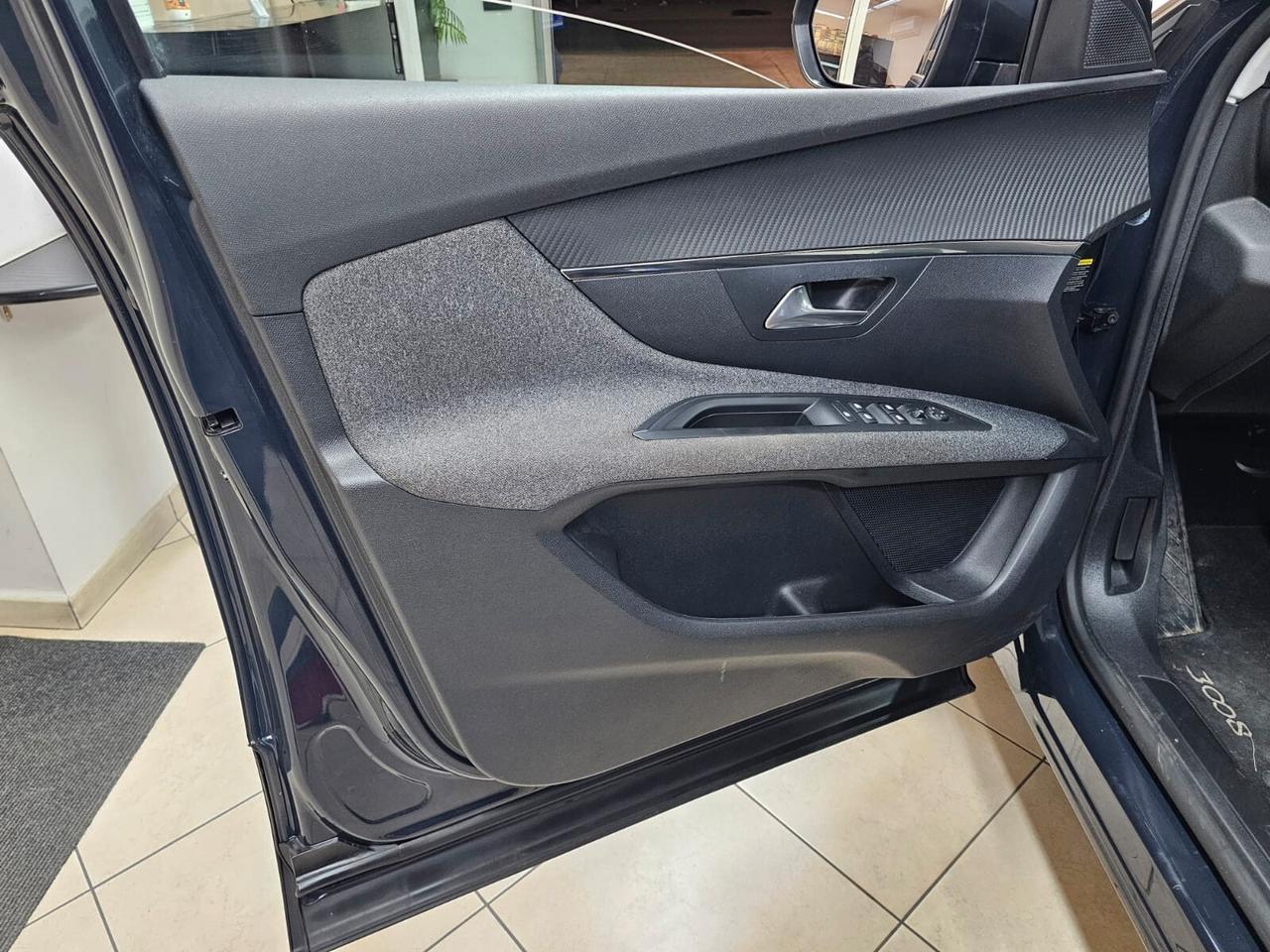 PEUGEOT 3008 BLUEHDI 130cv S&S EAT8 BUSINESS