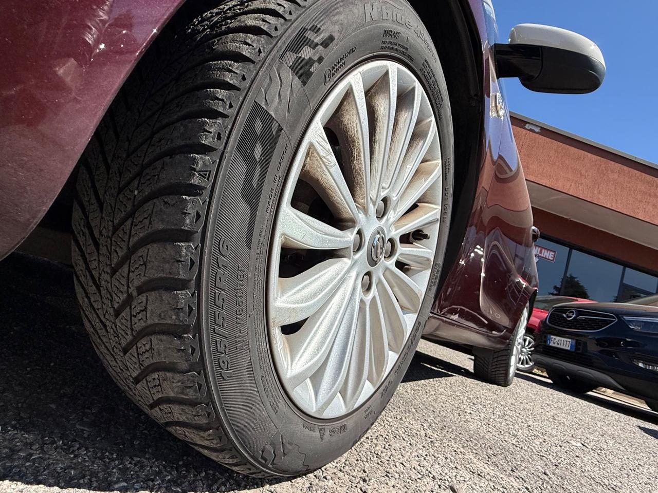 Opel Adam 1.2 70 CV Slam