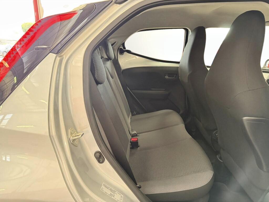 Toyota Aygo 5 Porte 1.0 VVT-i x-play