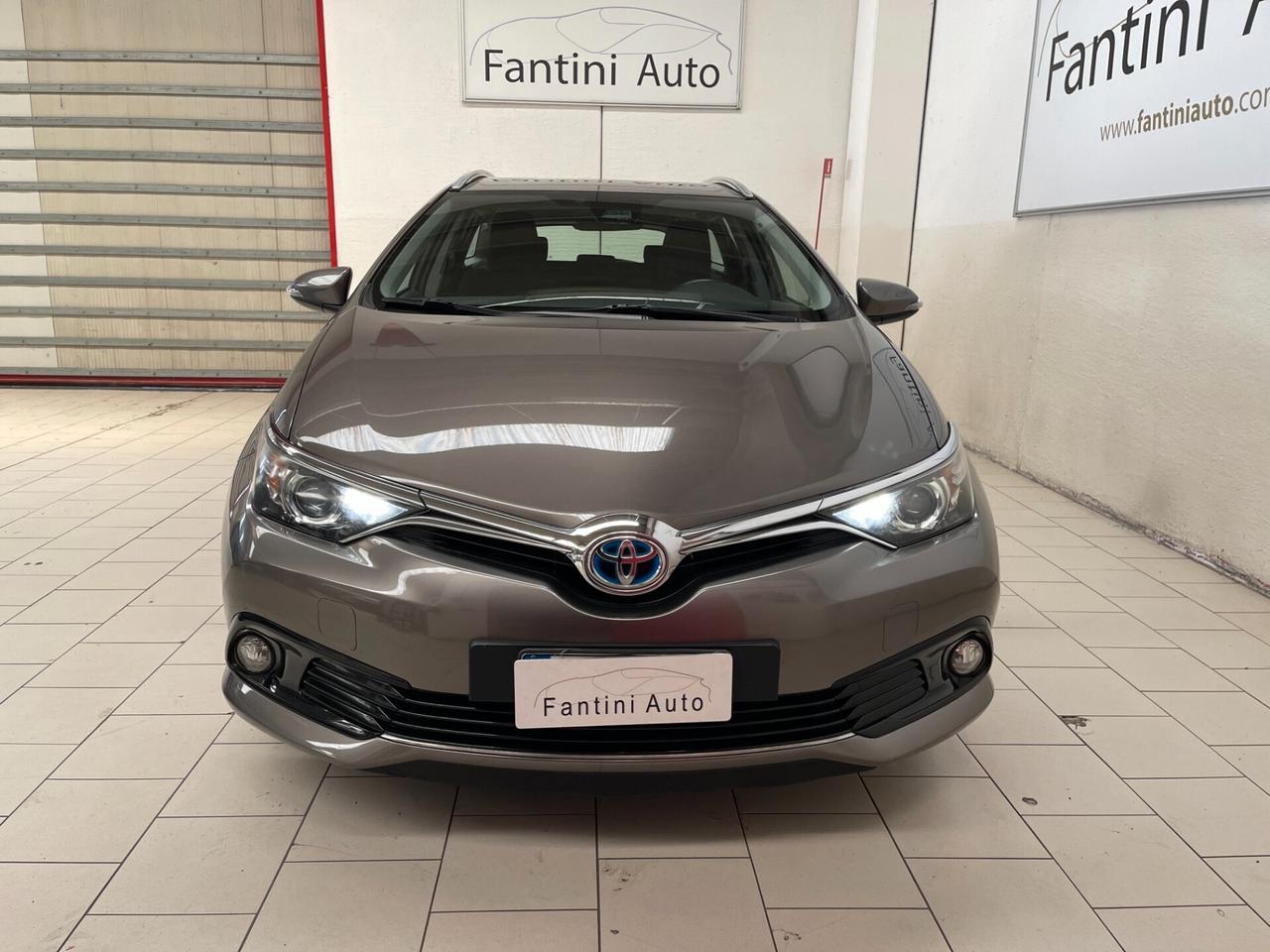 Toyota Auris Business Pack 1.8h cvt-Ok Neopat-LEGGO SOTTO
