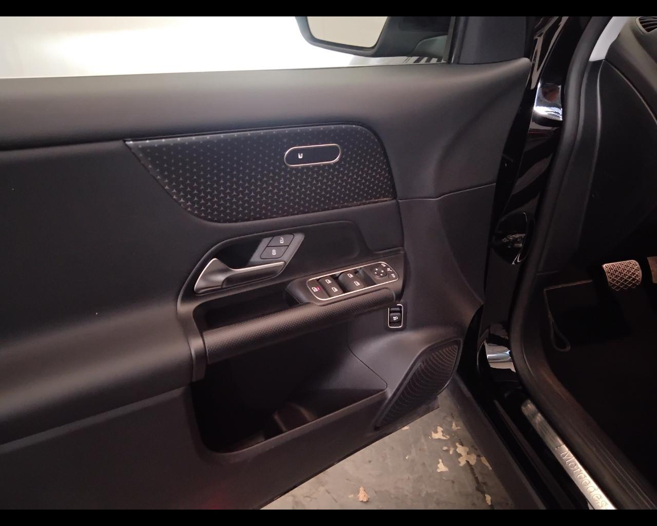 Mercedes-Benz GLA-H247 2023 - GLA 180 d Advanced auto