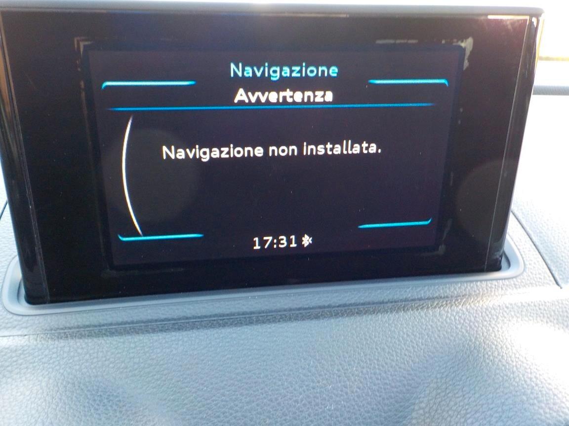 Audi A3 Sedan 1.6 TDI clean diesel Young