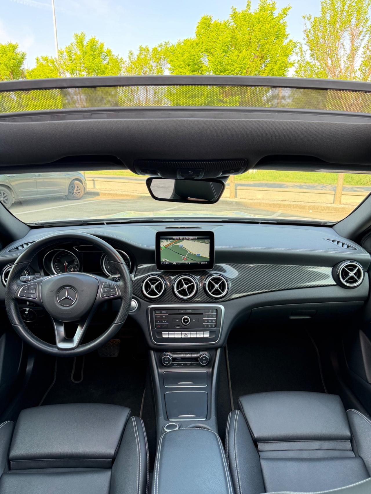 Mercedes-benz GLA 200 Premium night edition