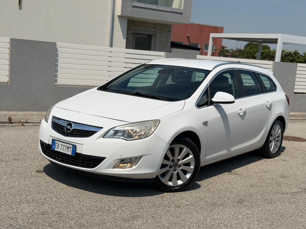 Opel Astra 1.3 CDTI 95CV S&S Sports Tourer Cosmo