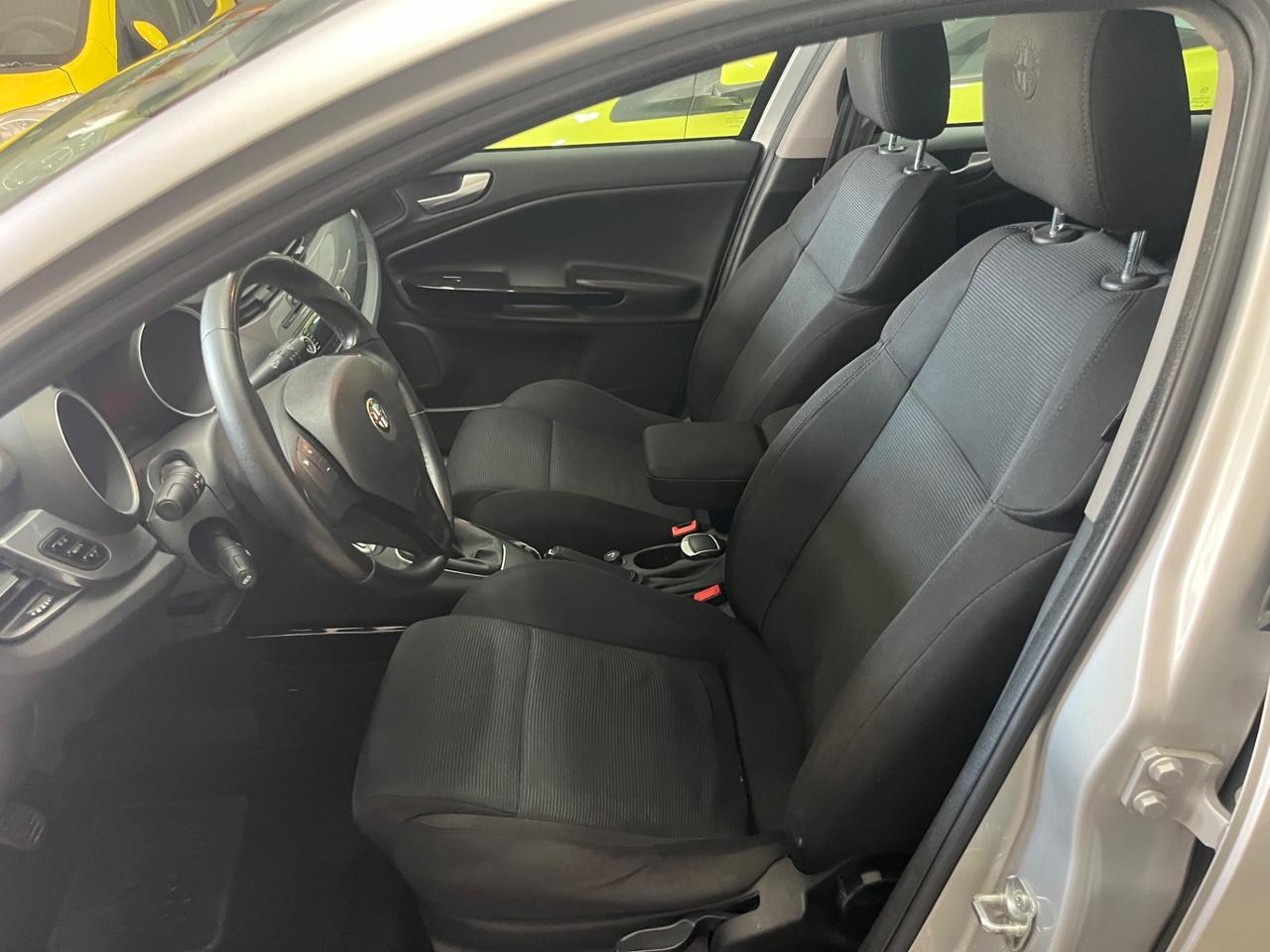 Alfa Romeo Giulietta 1.6 JTDm-2 105 CV Distinctive 13