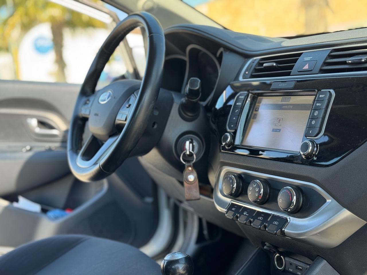 KIA RIO 1.2 BENZINA NEO PATENTATI 2017 1 PRO 12 MESI DI GARANZIA