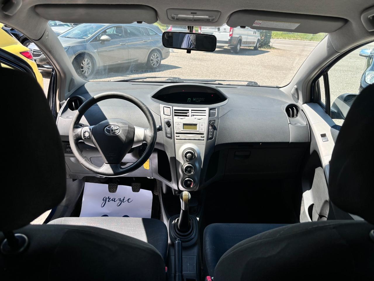 Toyota Yaris 1.0 5 porte Sol
