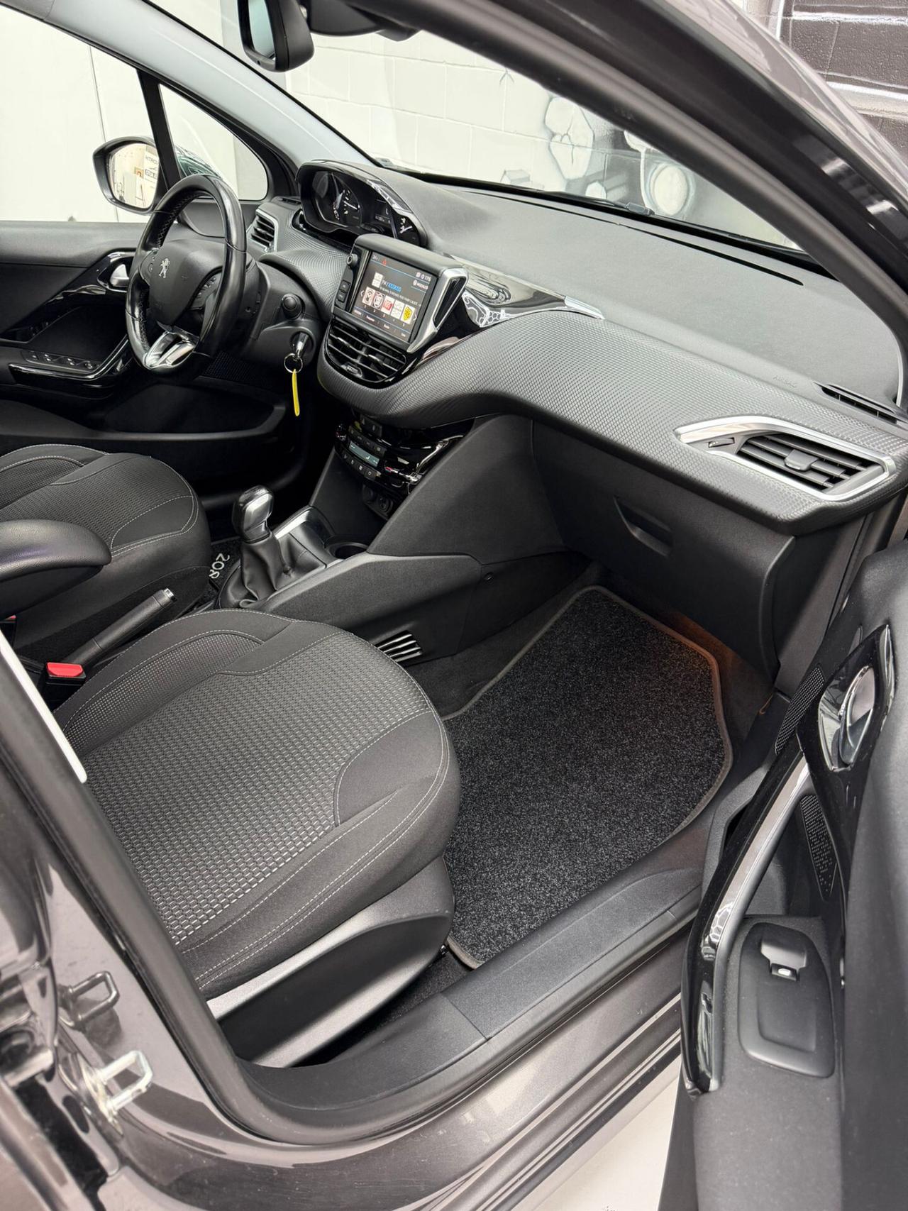 Peugeot 208 BlueHDi 75 5 porte Allure