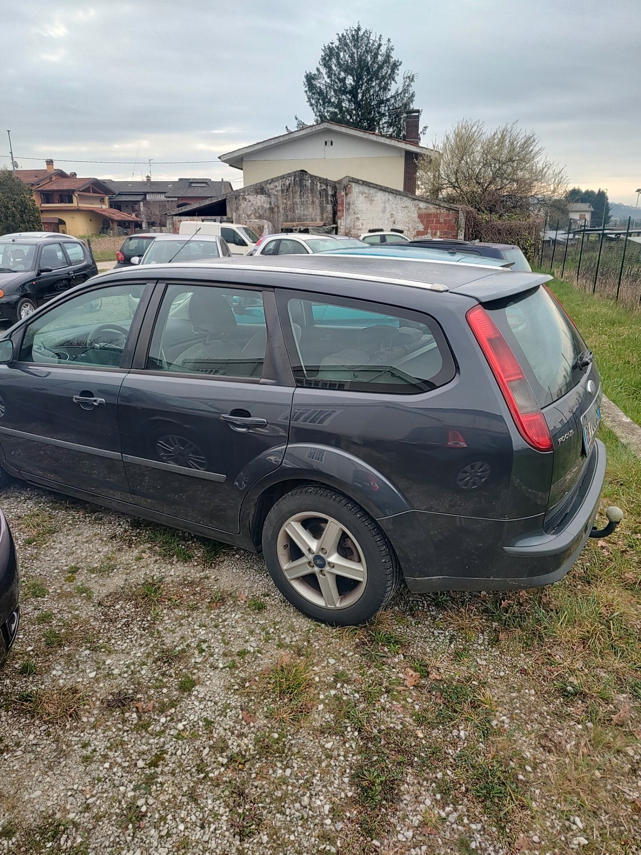 Ford Focus ) S.W. 1.8 diesel Unipropretario gancio traino.