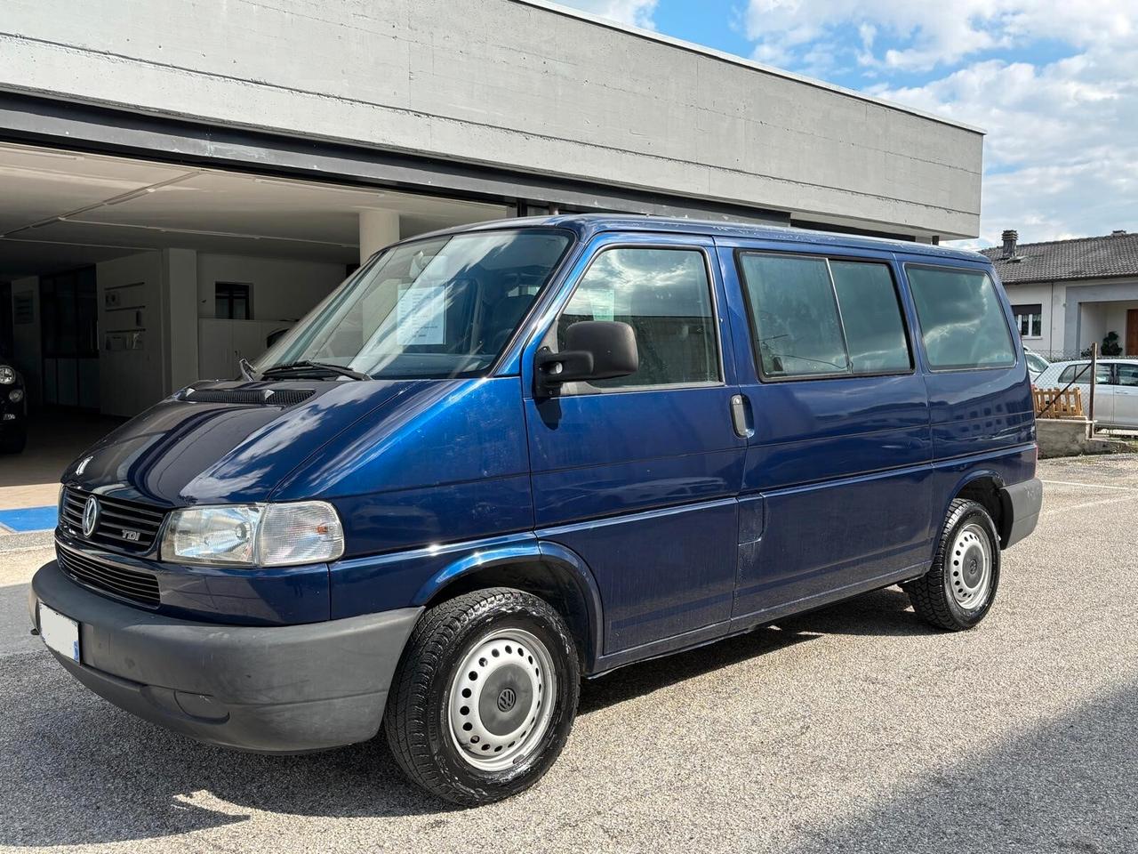 Volkswagen Caravelle 2.5 TDI/102CV PL - 9 posti