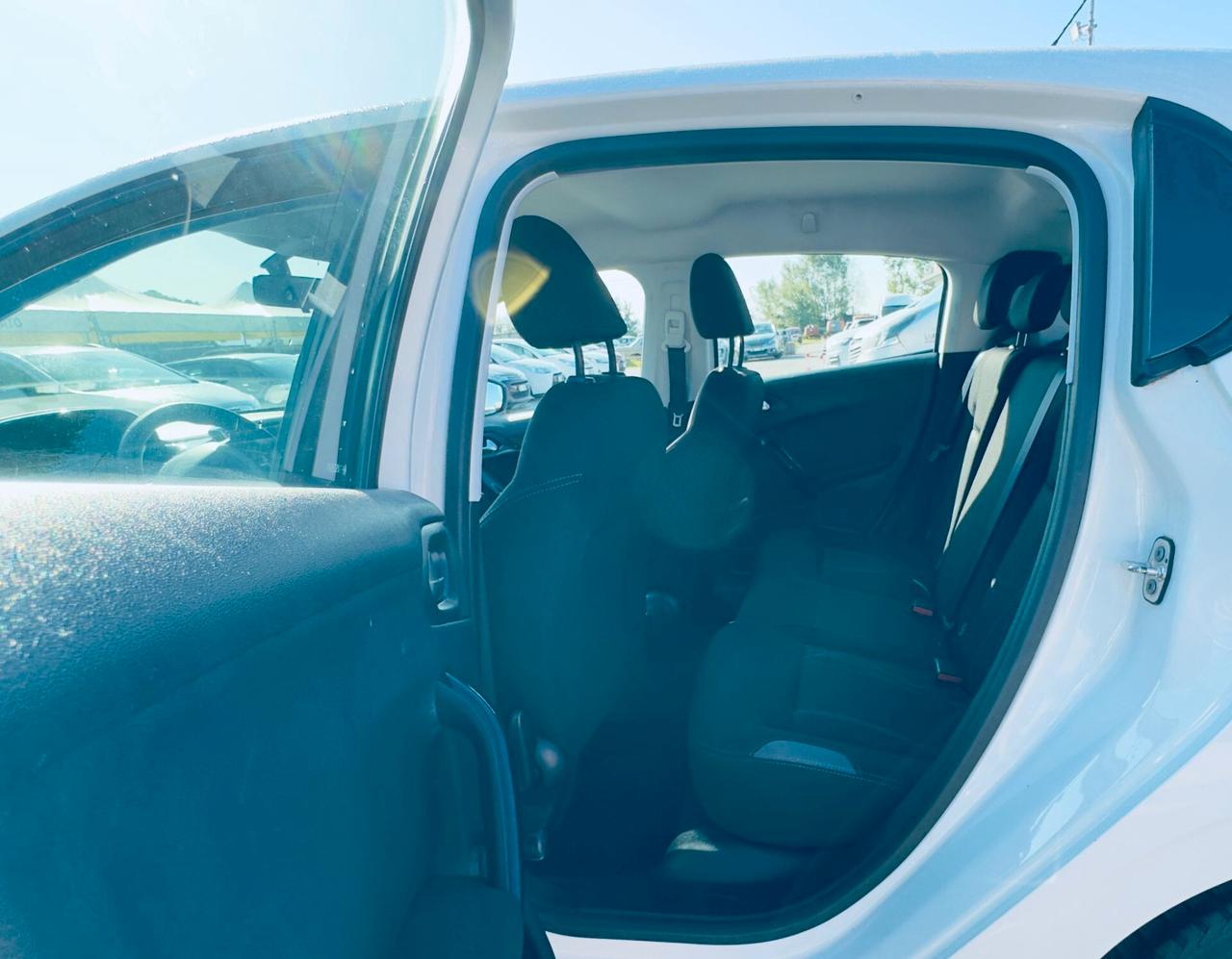 Peugeot 208 1.4 HDi 68 CV 5 porte Allure