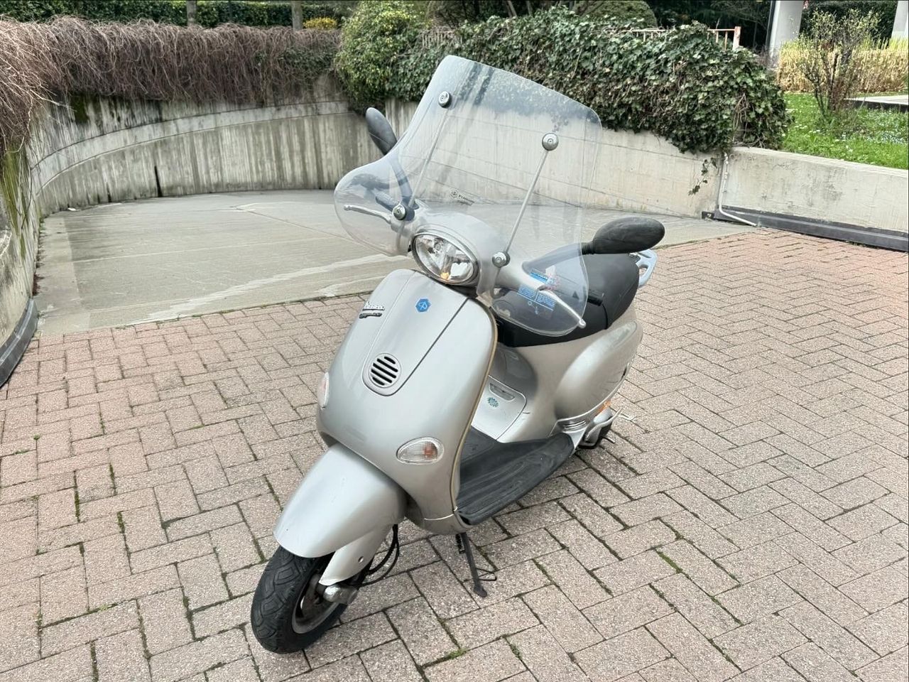 Scooter Carene Vespa Et2 Vespa Motori 50 Cc Scooter Blinc Grace 50cc
