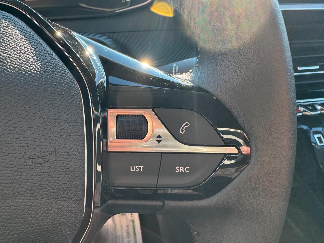 Peugeot 208 Peugeut 5 porte allure