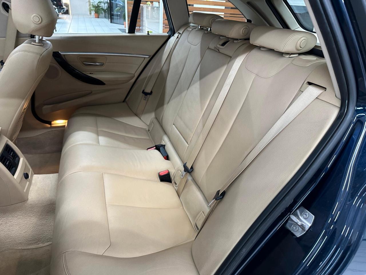 BMW 320 d Touring Luxury auto