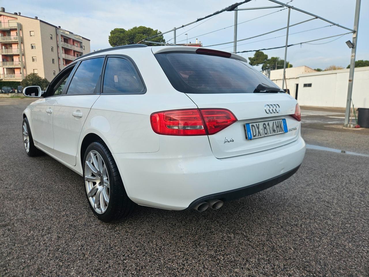 Audi A4 Avant 2.0 TDI 120CV x Operatori del settore