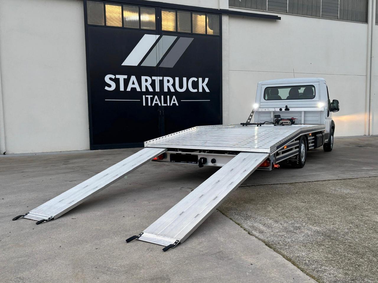 CARROATTREZZI Patente B Portata 1500 KG