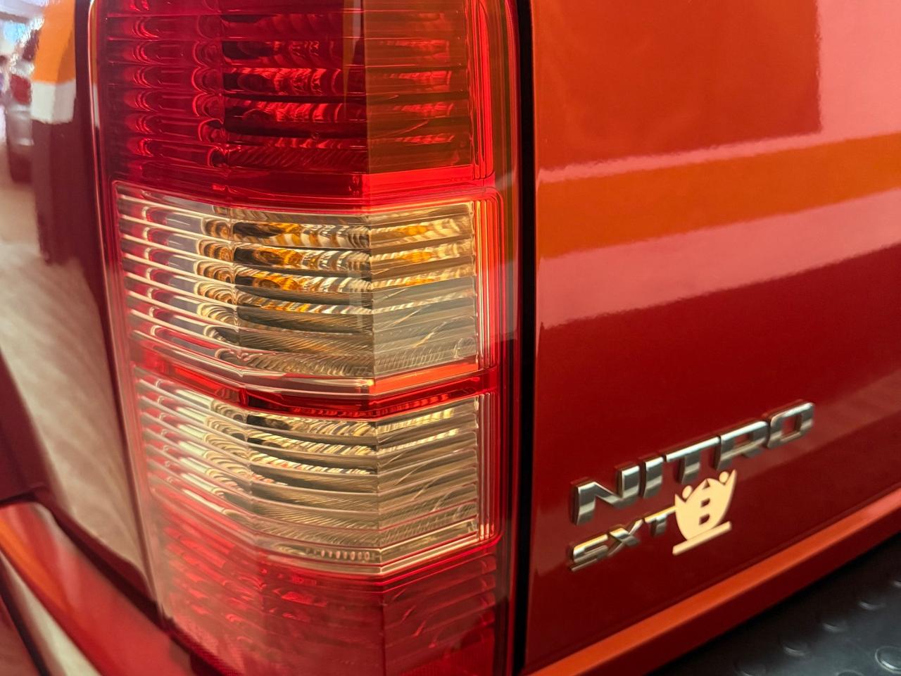 STRAORDINARIO DODGE NITRO 4×4 CON CAMBIO MANUALE