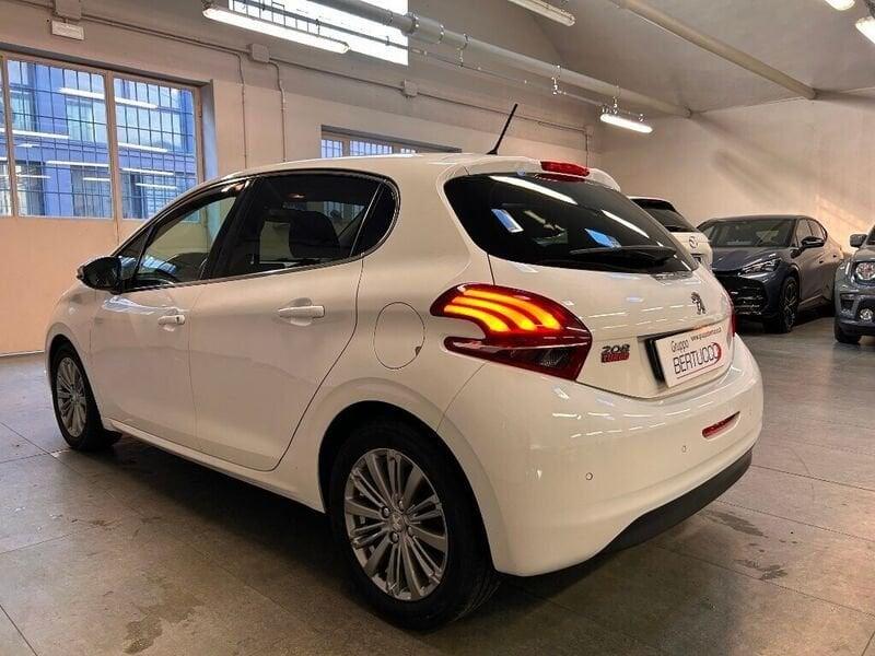 Peugeot 208 PureTech 82 5 porte Allure