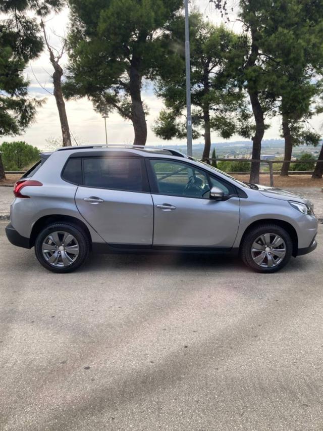 PEUGEOT 2008 BlueHDi 100 S&S Active