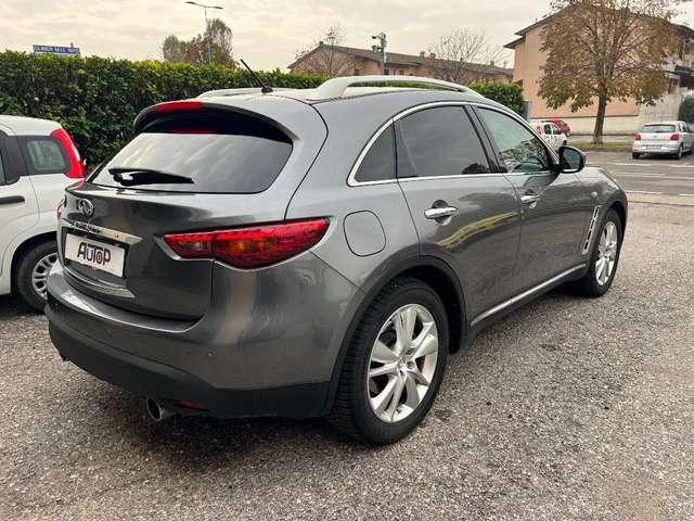 Infiniti QX70 3.0 diesel V6 AT GT Premium