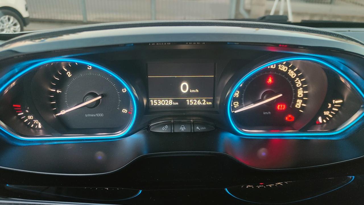 Peugeot 2008 1.6 e-HDi 115 CV Stop&Start Allure