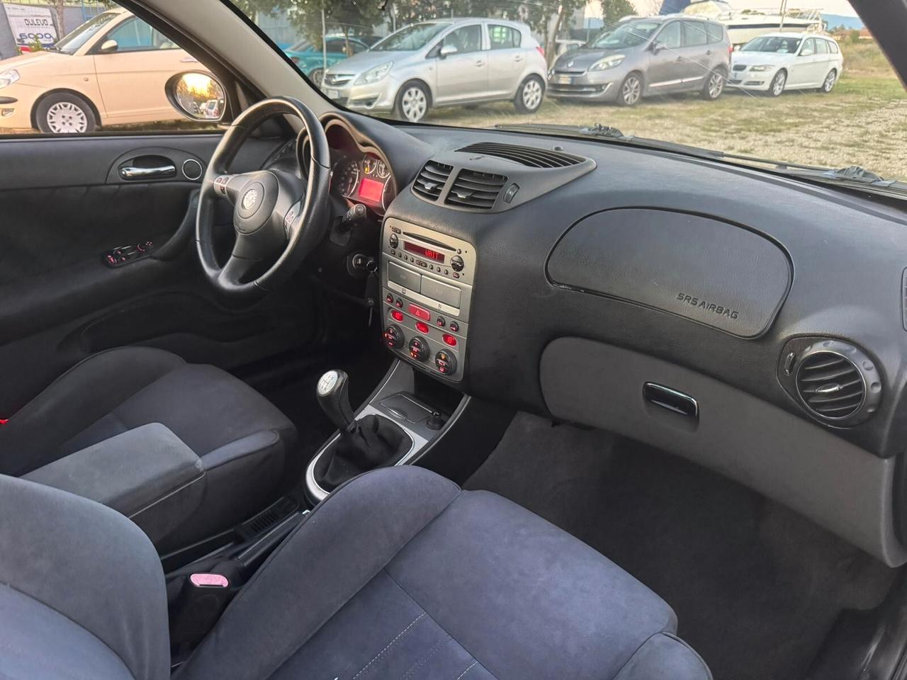 Alfa Romeo 147 1.6 Benz 5 porte SOLO 119.000 KM