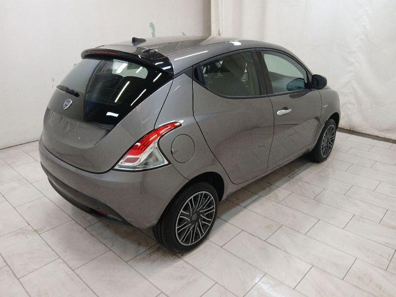 Lancia Ypsilon 1.0 firefly hybrid Oro s&s 70cv