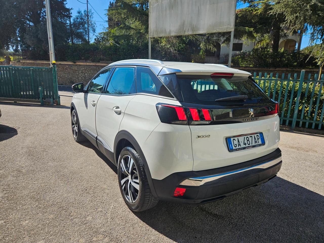 Peugeot 3008 BlueHDi 130 S&S EAT8 Allure