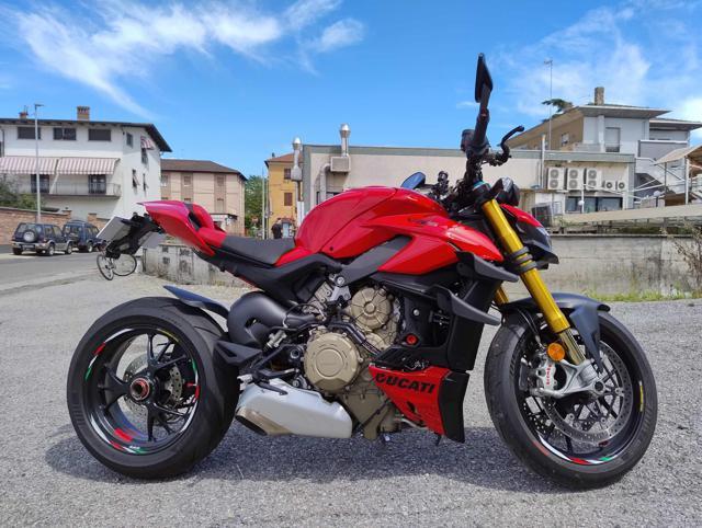 DUCATI Streetfighter V4S