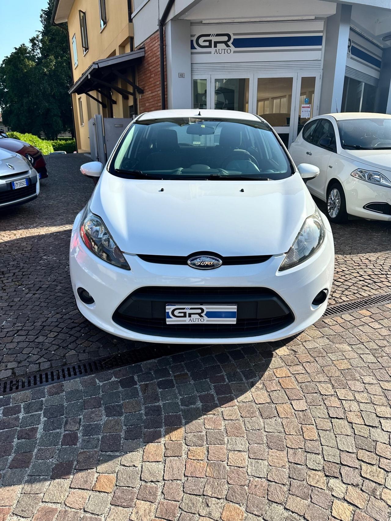 Ford Fiesta 1.2Bz 60CV 5p - Neopatentati
