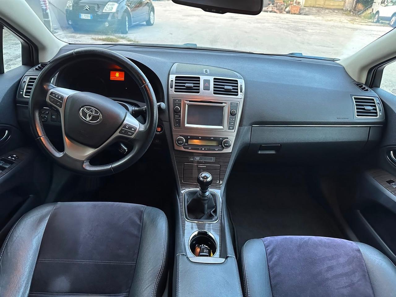Toyota Avensis 2.2 D-4D Wagon Lounge