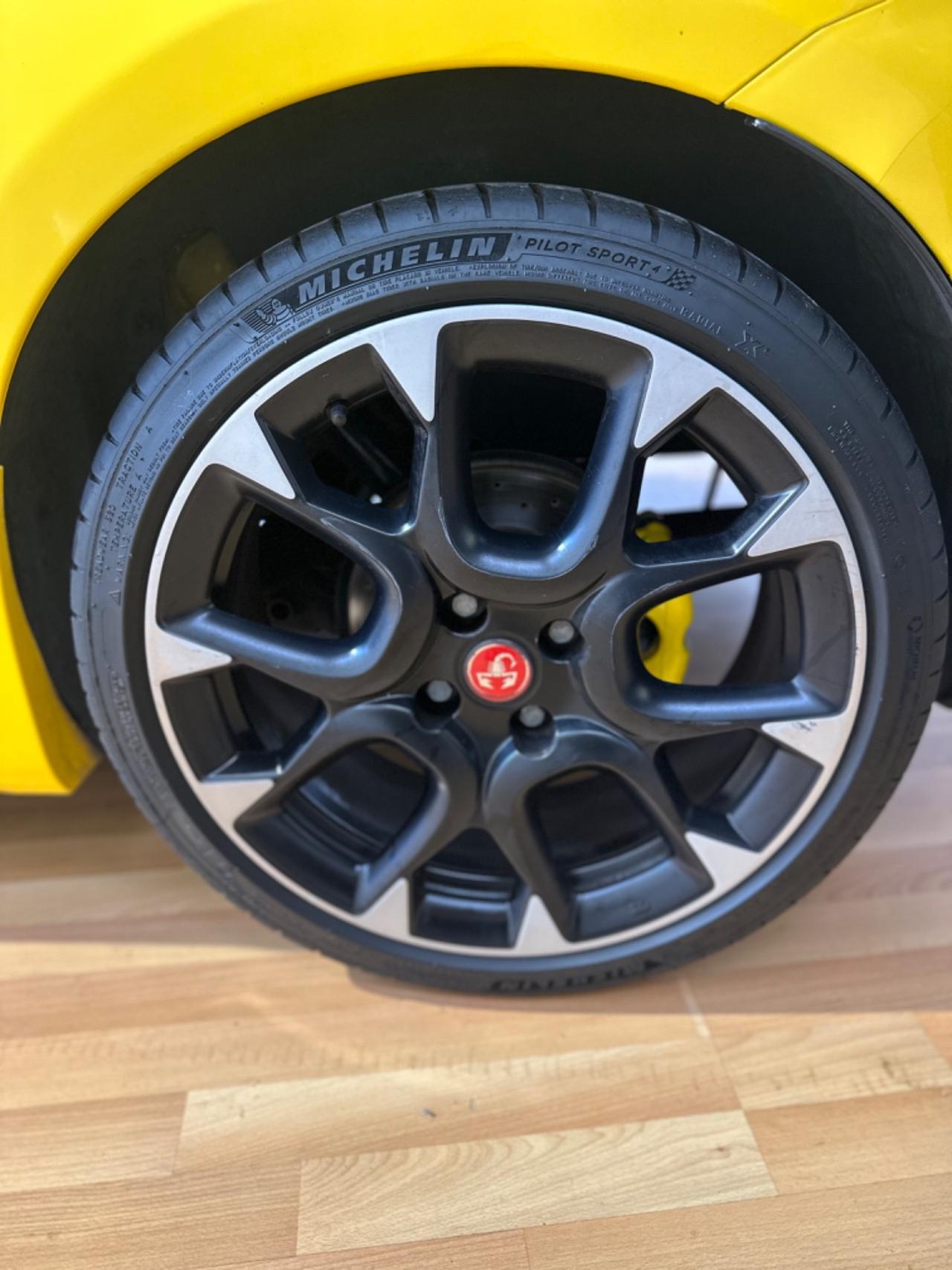Abarth 595 1.4 Turbo T-Jet 180 CV Competizione
